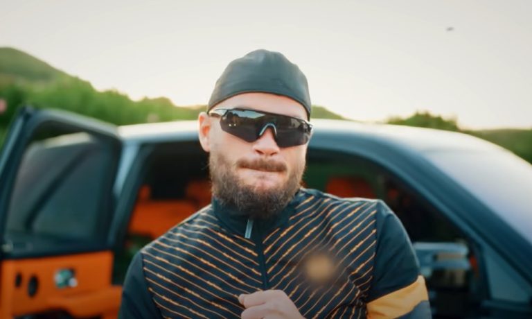 jul-la-route-est-longue